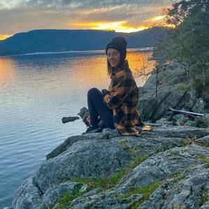 Meet your Posher, Holly